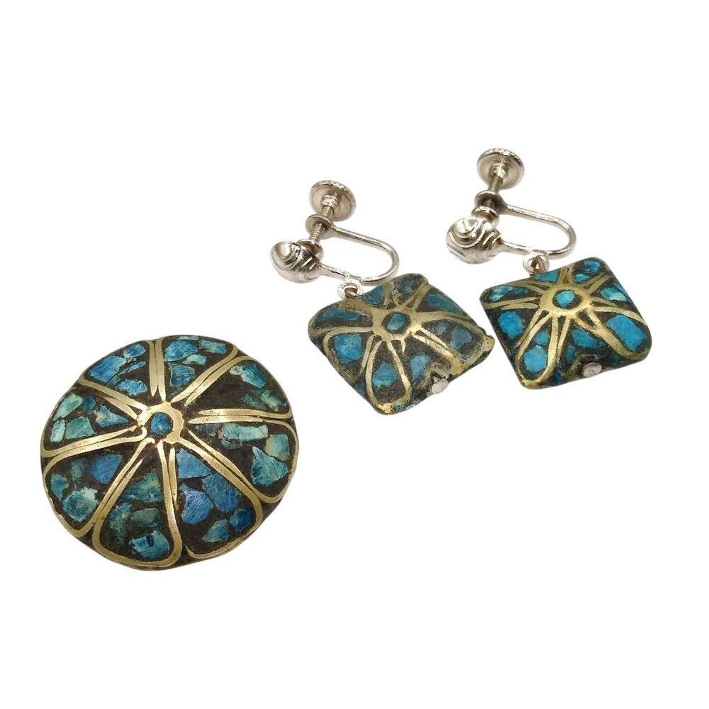 India Inlay Crushed Turquoise Parure, Round Brooch and Matching Square Screw Bac